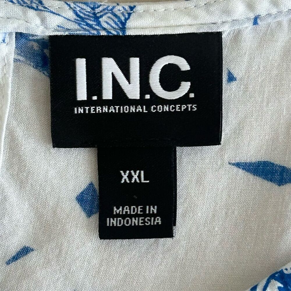 I.N.C. Women's 2XL Blue Floral Sleeveless Smocked Blouse Casual - Picture 2 of 4